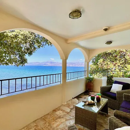 Beachfront House By Dadovillas Vilă Apraos